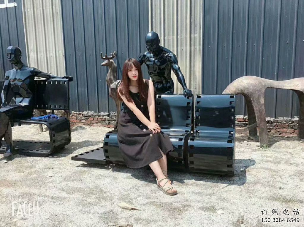 仿古坐椅雕塑廠家 草地小品 房地產不銹鋼坐椅雕塑生產