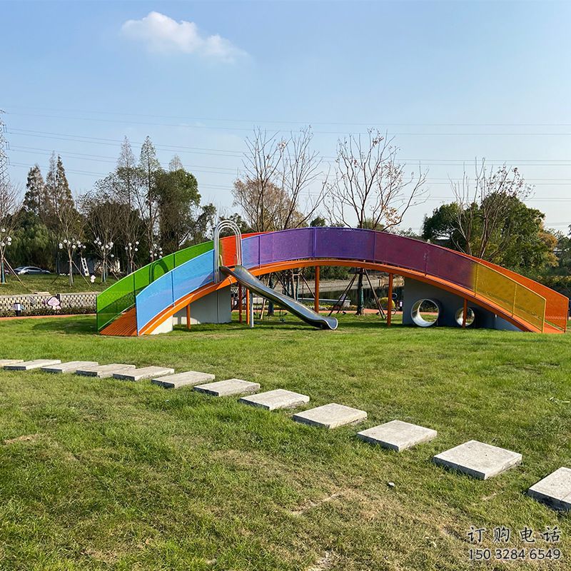 鏤空滑梯雕塑廠家 園林小品 住宅小區(qū)不銹鋼滑梯雕塑廠