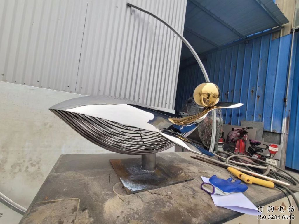 鏡面頂球雕塑廠家 大型擺件 公園不銹鋼頂球雕塑廠