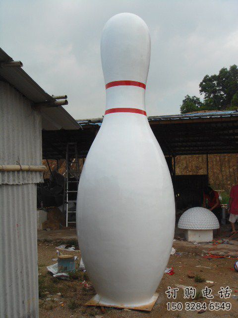 體育場保齡球雕塑廠家 仿真運動小品 幾何保齡球雕塑廠