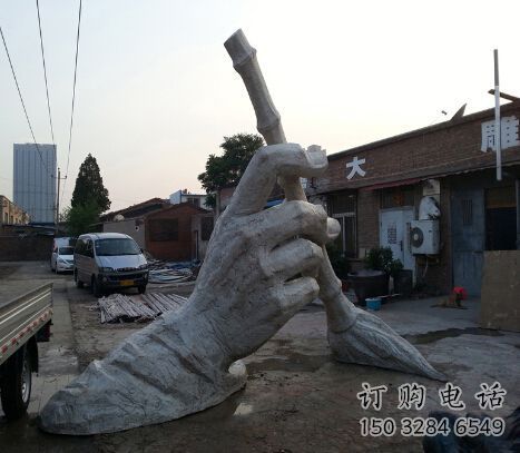 現(xiàn)代毛筆雕塑廠家 大型別墅區(qū)擺件 街頭不銹鋼毛筆雕塑廠