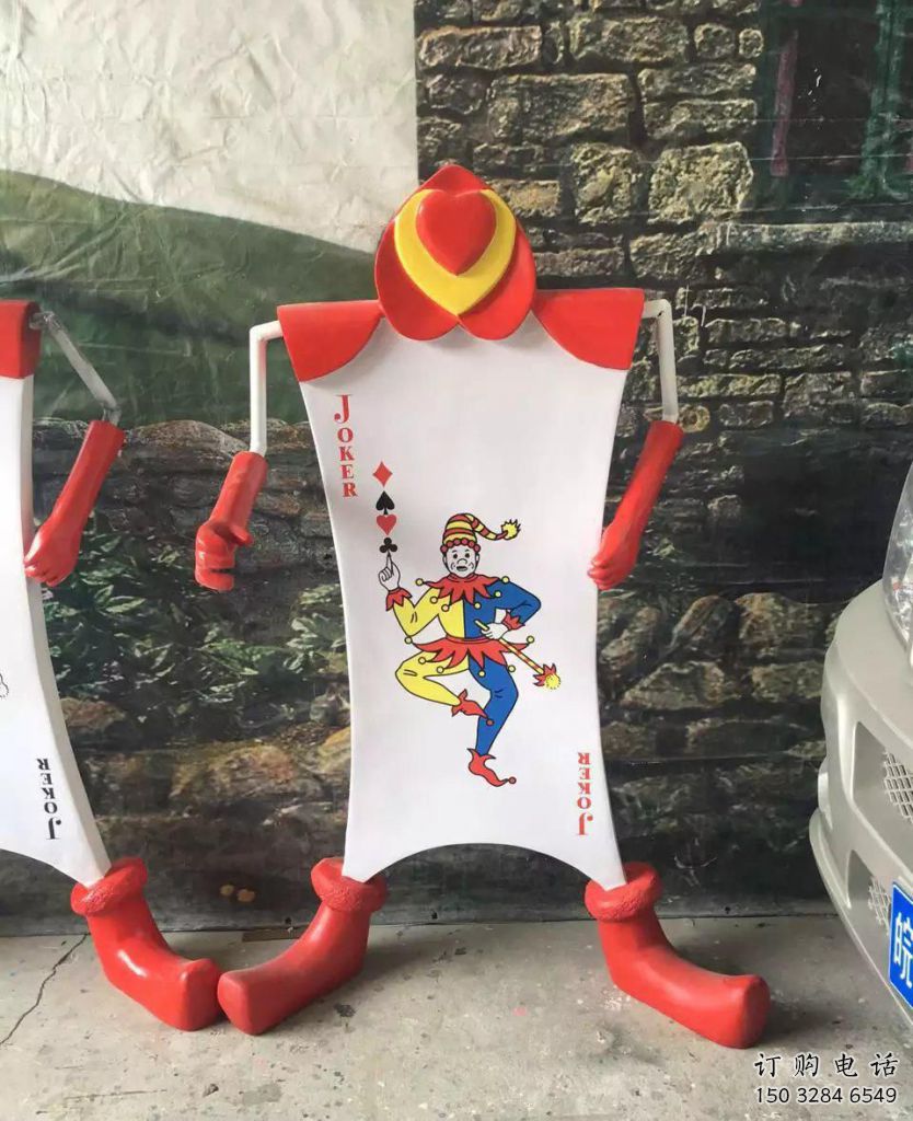 現(xiàn)代撲克雕塑廠家 大型別墅區(qū)擺件 彩繪撲克雕塑廠