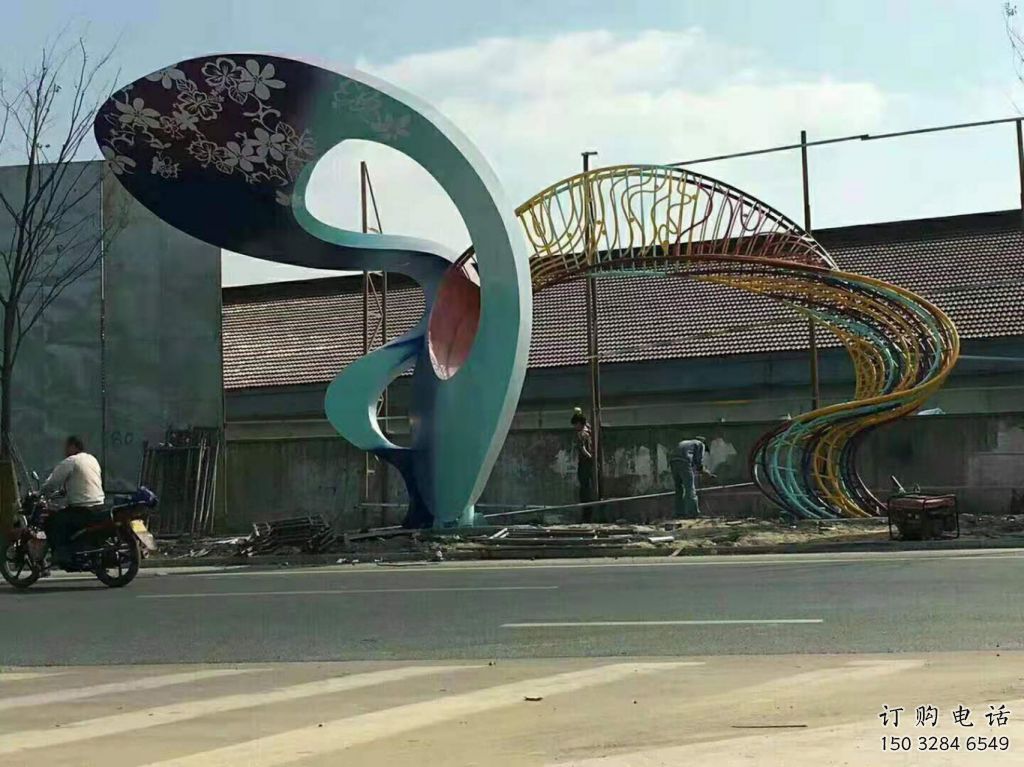 拉絲彩虹雕塑廠家 鏤空創(chuàng)意擺件 別墅區(qū)不銹鋼彩虹雕塑廠