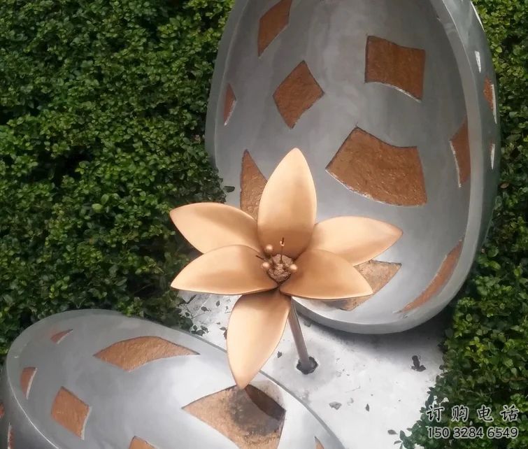 拉絲花苞雕塑廠家 鏤空創意擺件 別墅區不銹鋼花苞雕塑廠
