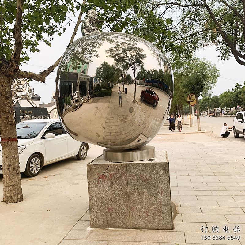 鏡面蘋(píng)果雕塑廠家 大型擺件  戶外不銹鋼蘋(píng)果雕塑定做