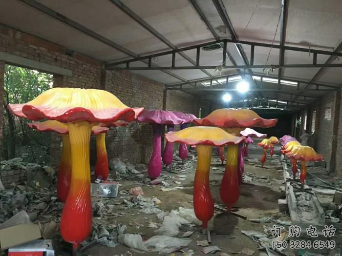 抽象蘑菇雕塑廠家 烤漆小品  異形不銹鋼蘑菇雕塑廠