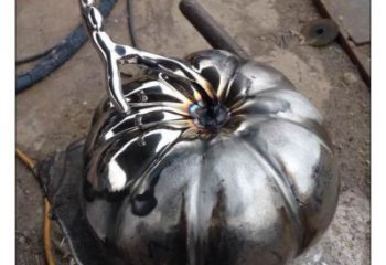 大型商場南瓜雕塑廠家 仿真蔬菜擺件 鏡面不銹鋼南瓜雕塑廠