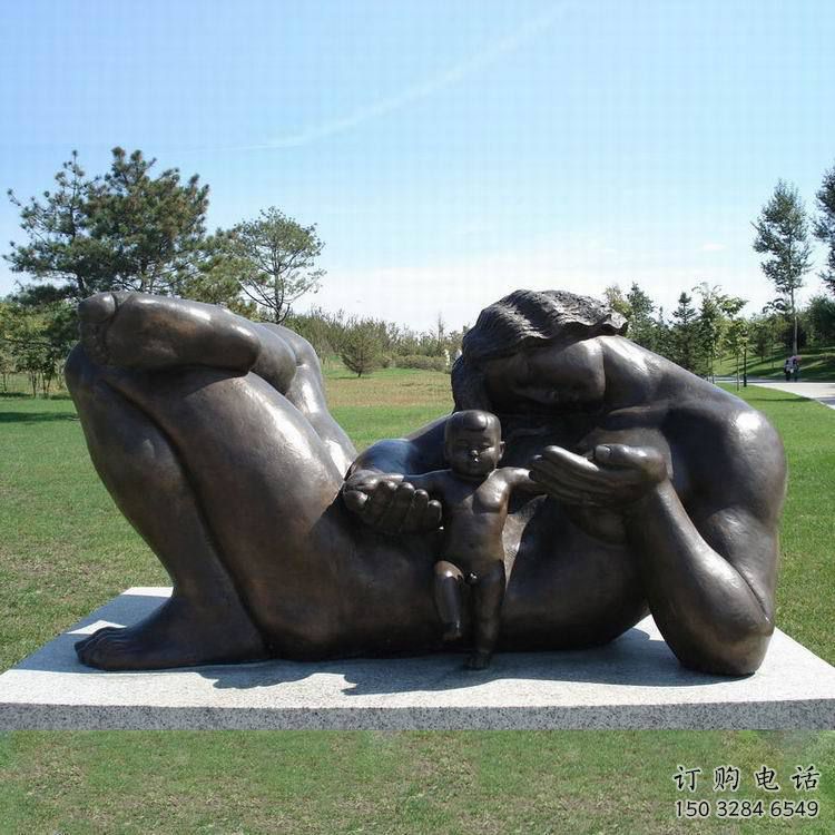 草地母愛雕塑廠家 現代公園小品 大型不銹鋼母愛雕塑廠