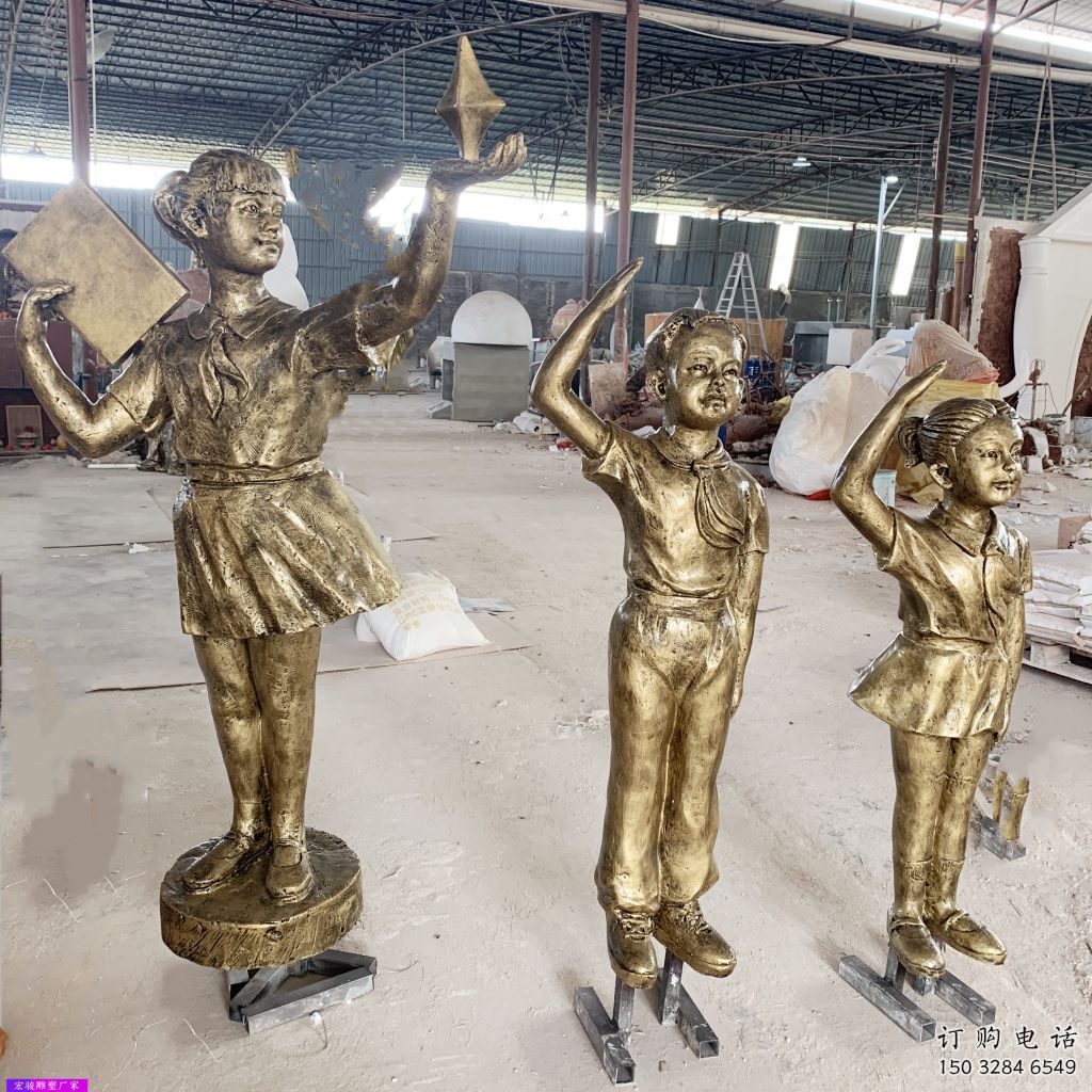 仿古少先隊(duì)雕塑廠家 騰飛草地小品 現(xiàn)代不銹鋼少先隊(duì)雕塑價(jià)格