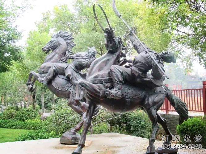 大型岳飛雕塑廠家  鑄造小品  現(xiàn)代岳飛雕塑定做