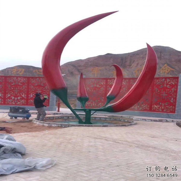 村口辣椒雕塑廠家  戶外現代擺件  創意不銹鋼辣椒雕塑廠