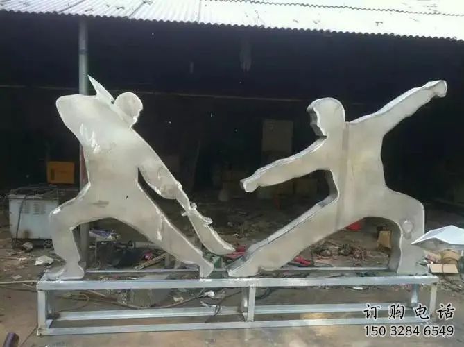 創意擊劍雕塑廠家 啞光小品 公園不銹鋼擊劍雕塑廠