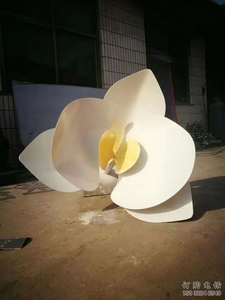 烤漆蘭花雕塑廠家  現(xiàn)代小品  大型不銹鋼蘭花雕塑定制