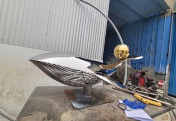 不銹鋼魚雕塑 鏡面風格