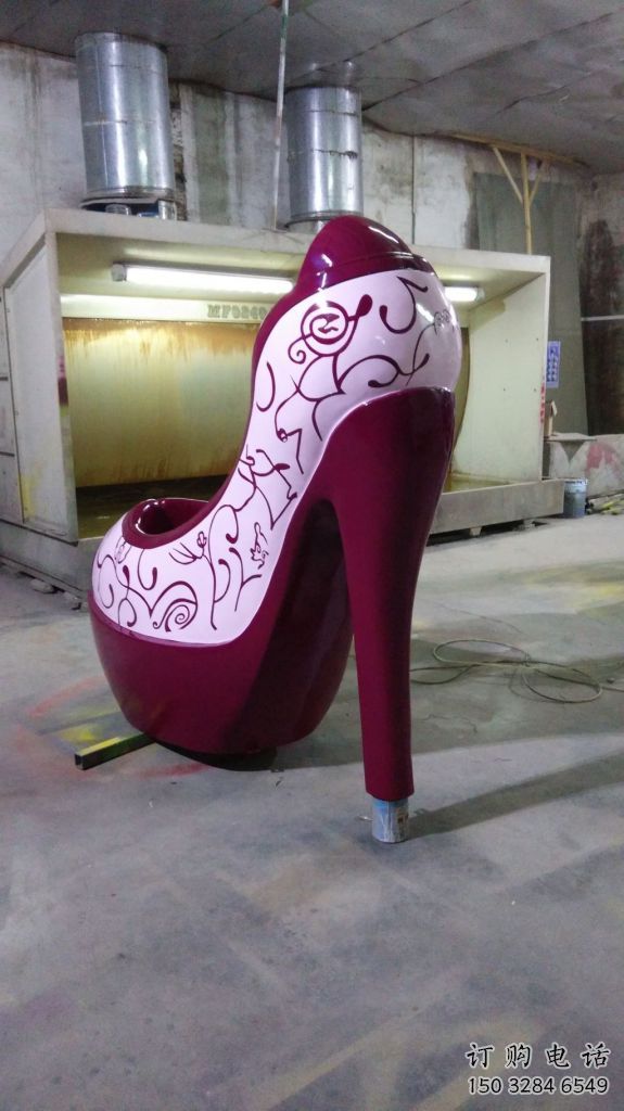 供應(yīng)園林高跟鞋雕塑 田間彩繪雕塑 仿真雕塑擺件