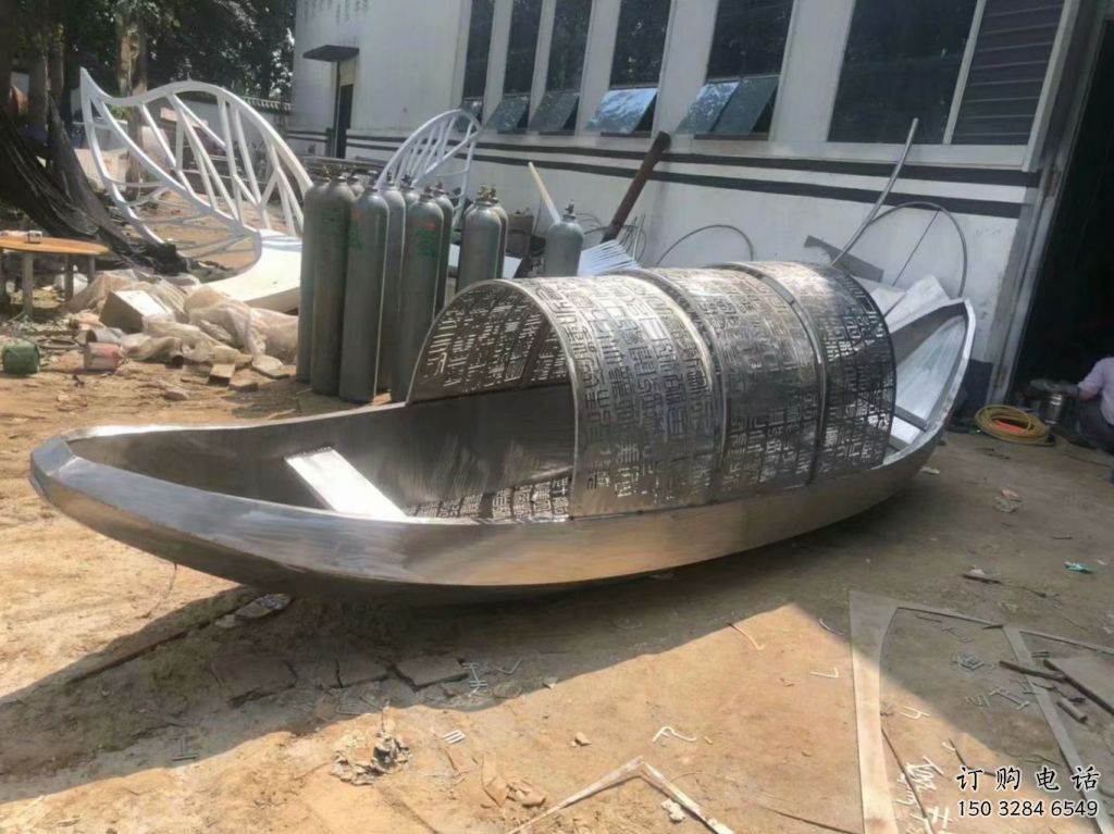 街道景觀雕塑選用廠家，鍛造帆船雕塑，鏡面效果