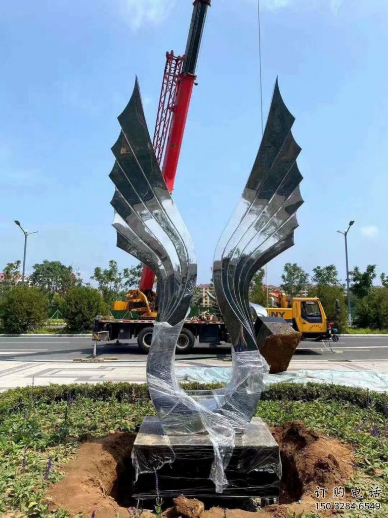 園林翅膀雕塑廠家，噴漆景觀雕塑，網(wǎng)格形式