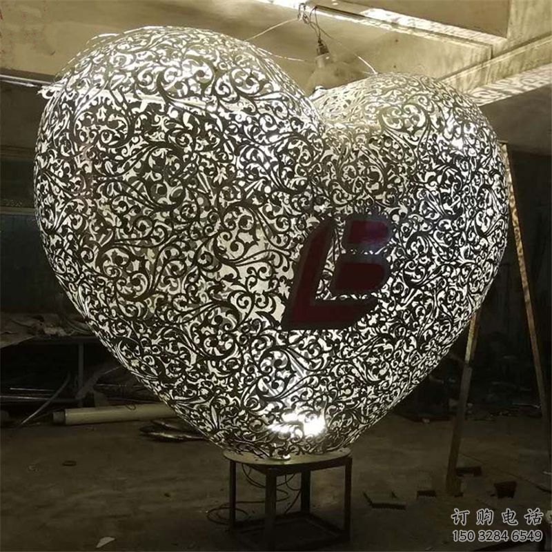 愛心雕塑供應廠家 公園賓館雕塑 彩繪雕塑制作