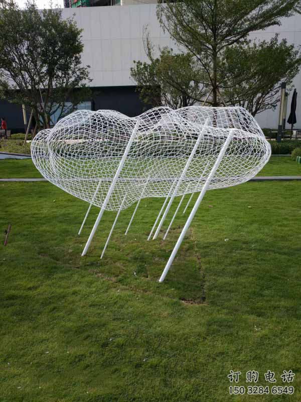 預(yù)定創(chuàng)意云梯雕塑 啞光梯子雕塑 公園云朵雕塑