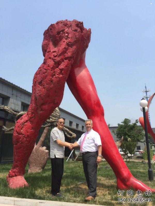 景觀人字雕塑選用，美陳雕塑，不銹鋼人字雕塑廠家展示