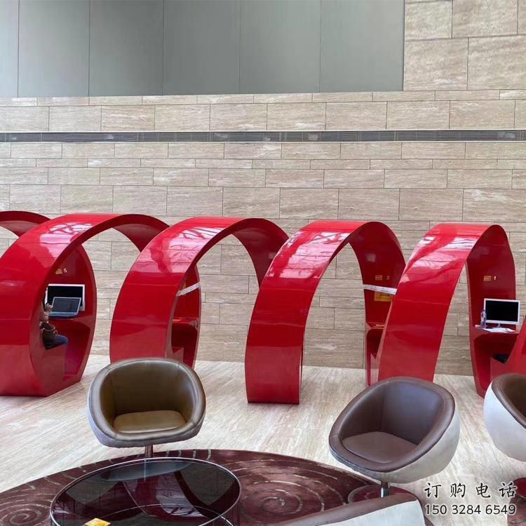 創(chuàng)意坐凳雕塑，膠卷藝術(shù)造型，膠卷坐凳雕塑制作