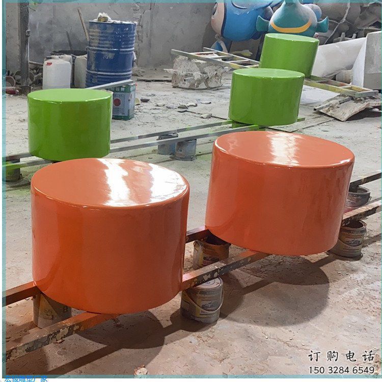 圓形坐凳雕塑，玻璃鋼光面坐凳雕塑制作