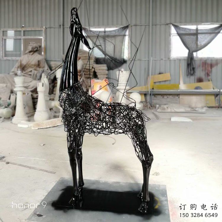 小鹿雕塑生產(chǎn)，透雕系列，鏤空鋼絲小鹿雕塑生產(chǎn)商