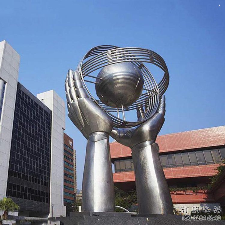 地球儀雕塑定做，小區(qū)擺件，鏡面手托地球儀雕塑制作