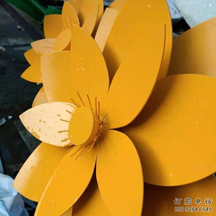 黃蓮花雕塑定做，廣場雕塑，室外烤漆黃蓮花雕塑提供