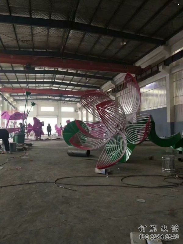 鏤空蓮花雕塑批發(fā)，小區(qū)雕塑，景觀燈光蓮花雕塑點擊