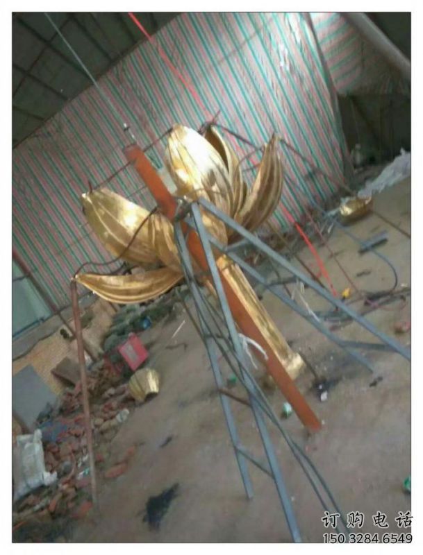 廣場紫荊花雕塑