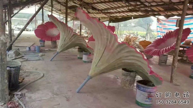 喇叭花雕塑