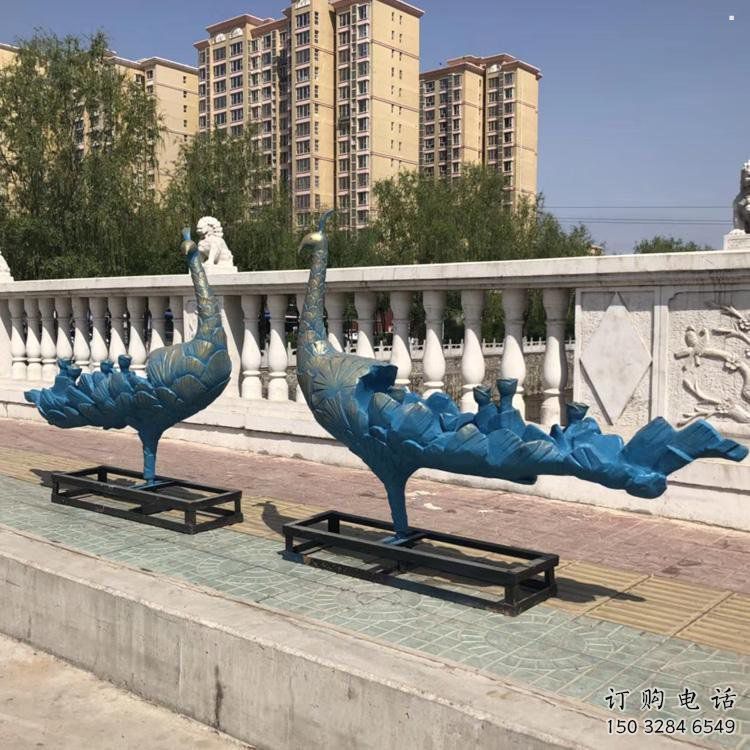 彩繪孔雀雕塑供應，圓雕體系，仿古孔雀雕塑制作廠家