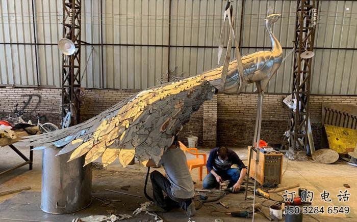 孔雀雕塑制作廠家，戶外雕塑，不銹鋼孔雀雕塑優選