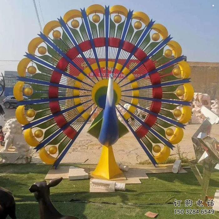 孔雀雕塑供需，室外軟裝，金屬孔雀開屏雕塑制作廠家?