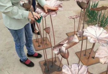 銅荷葉雕塑定制，小區(qū)雕塑，銅荷葉雕塑提供