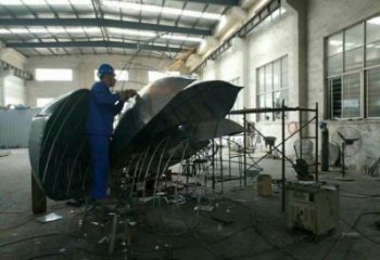 蓮花雕塑生產(chǎn)，標(biāo)識(shí)雕塑，不銹鋼蓮花雕塑制作廠家