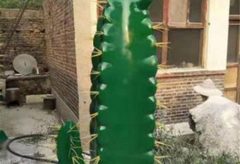 大門口仙人掌雕塑