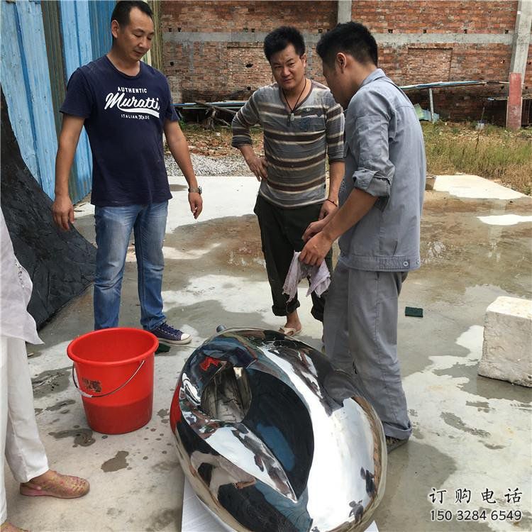 鏡面球雕塑特供，白鋼構件，不銹鋼球雕塑供應