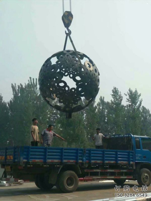 球體雕塑廠家優選，陸地擺件，不銹鋼球體雕塑供應