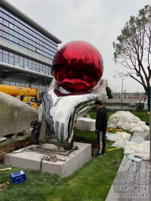 火球雕塑定價(jià)，廣場(chǎng)雕塑，手托火球雕塑廠家