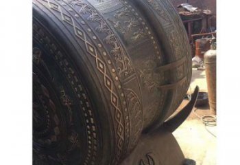 銅鼓雕塑批發，校園雕塑，抽象銅鼓雕塑定價