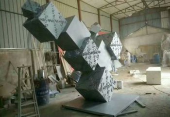 戶外幾何體雕塑廠家，廣場雕塑，不銹鋼幾何體雕塑訂做