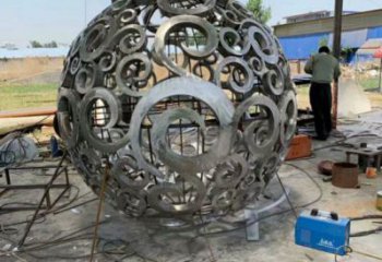 燈光球雕塑優選，陸地擺件，不銹鋼燈光球雕塑制作廠家