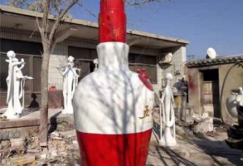 酒瓶雕塑精品，景觀雕塑，房地產(chǎn)玻璃鋼酒瓶雕塑生產(chǎn)商