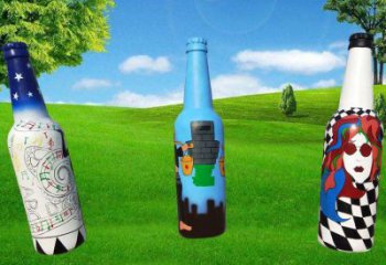 啤酒瓶雕塑承接，景區(qū)案例，玻璃鋼啤酒瓶雕塑承接