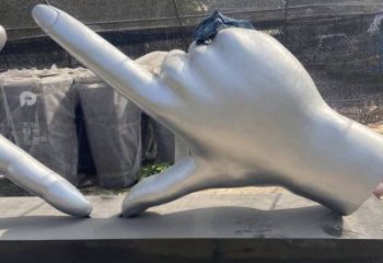 剪刀手雕塑供應(yīng)，城市裝飾，彩色不銹鋼剪刀手雕塑優(yōu)選