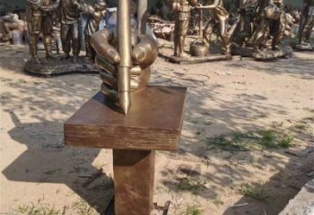 手握鋼筆雕塑承接，城市雕塑，仿銅手握鋼筆雕塑廠家