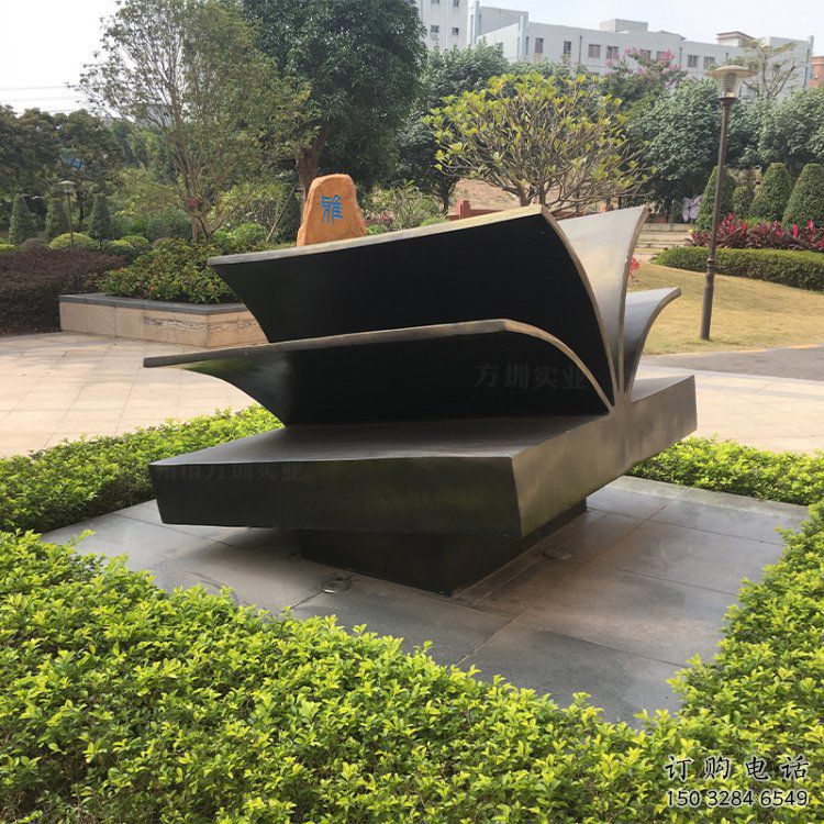 銅書本雕塑制作，景區(qū)案例，銅書本雕塑定做廠家