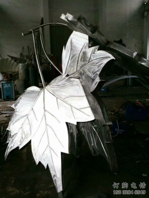 楓葉雕塑供應，美陳雕塑，不銹鋼楓葉雕塑生產廠家